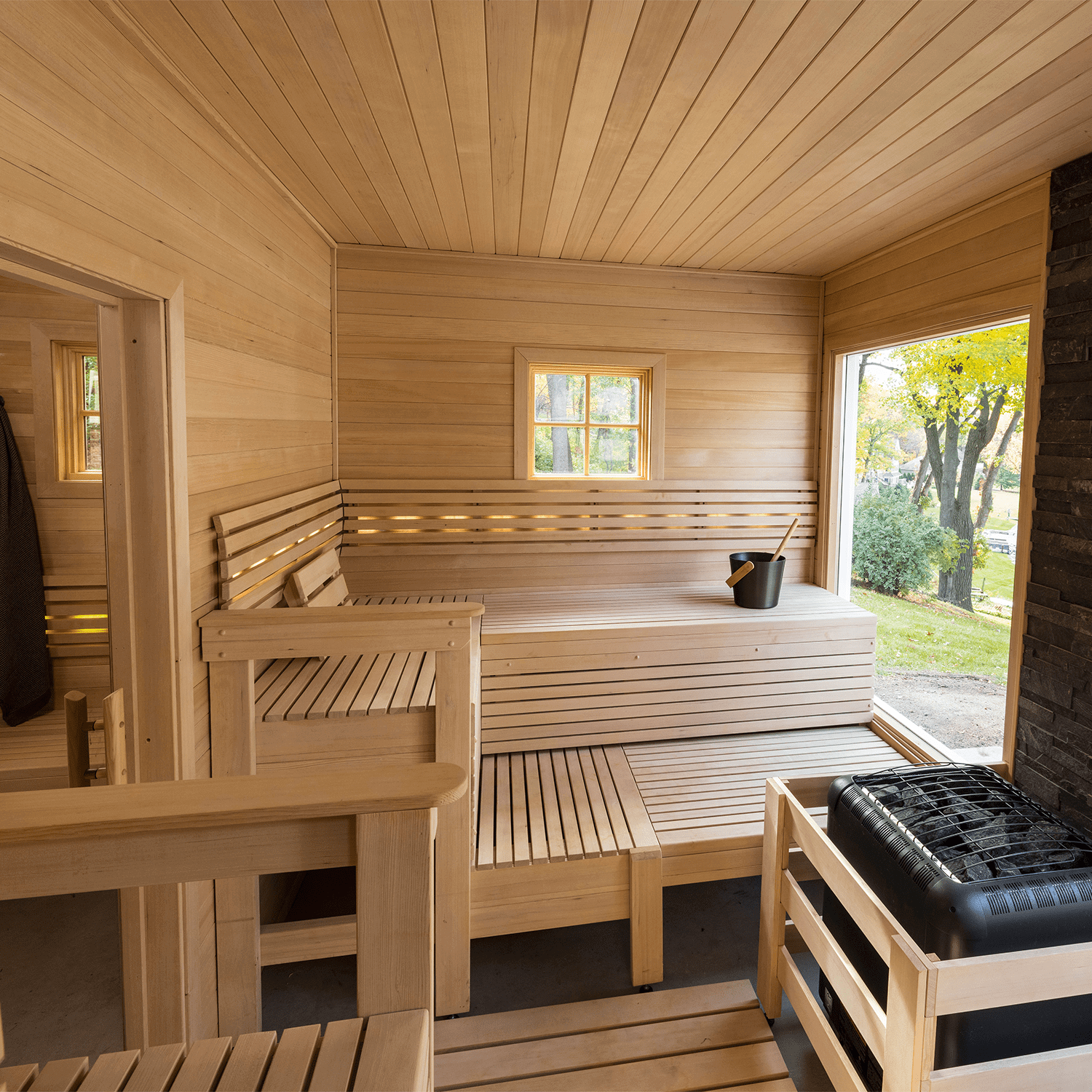 Outdoor sauna installation